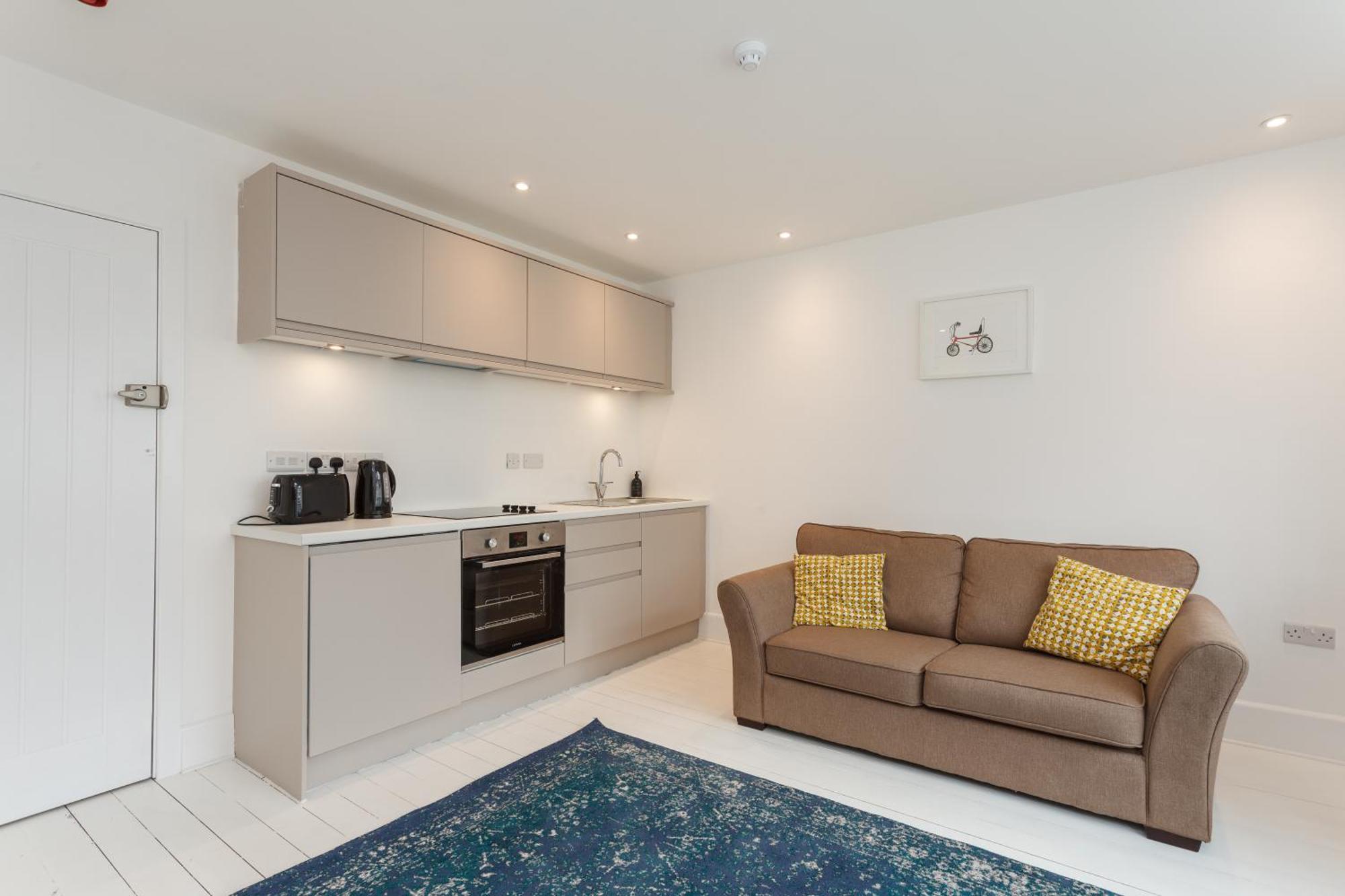 Dale House - Vivre Retreats Apartment Борнмът Екстериор снимка